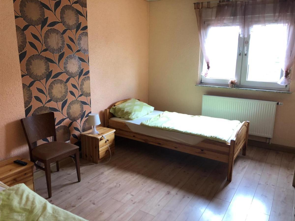 Monteurunterkunft Oberhausen-Rheinhausen Dış mekan fotoğraf